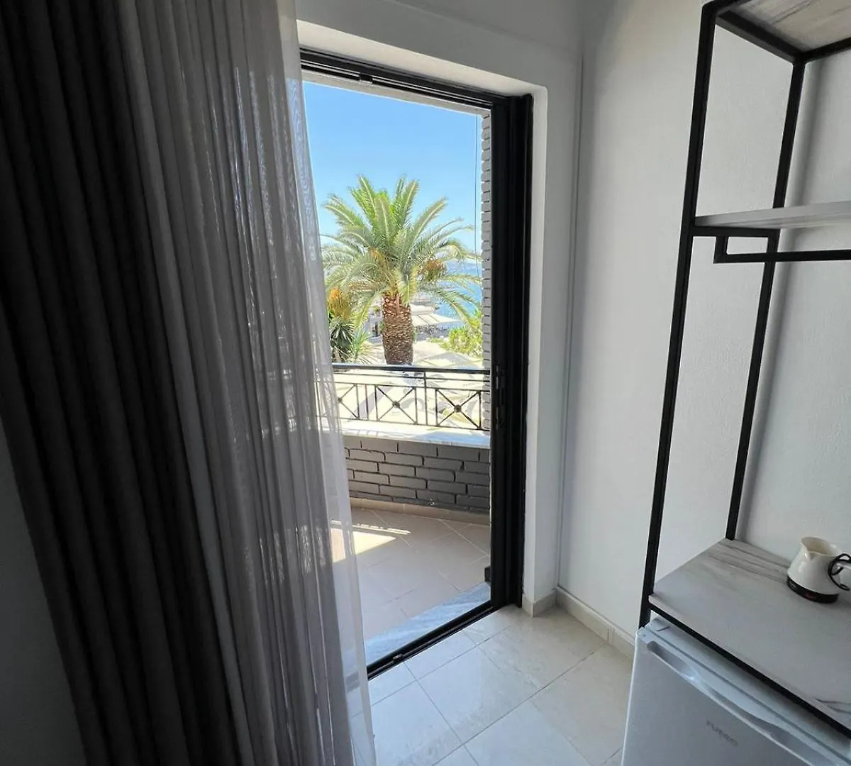Hotel Summer Saranda 3*,