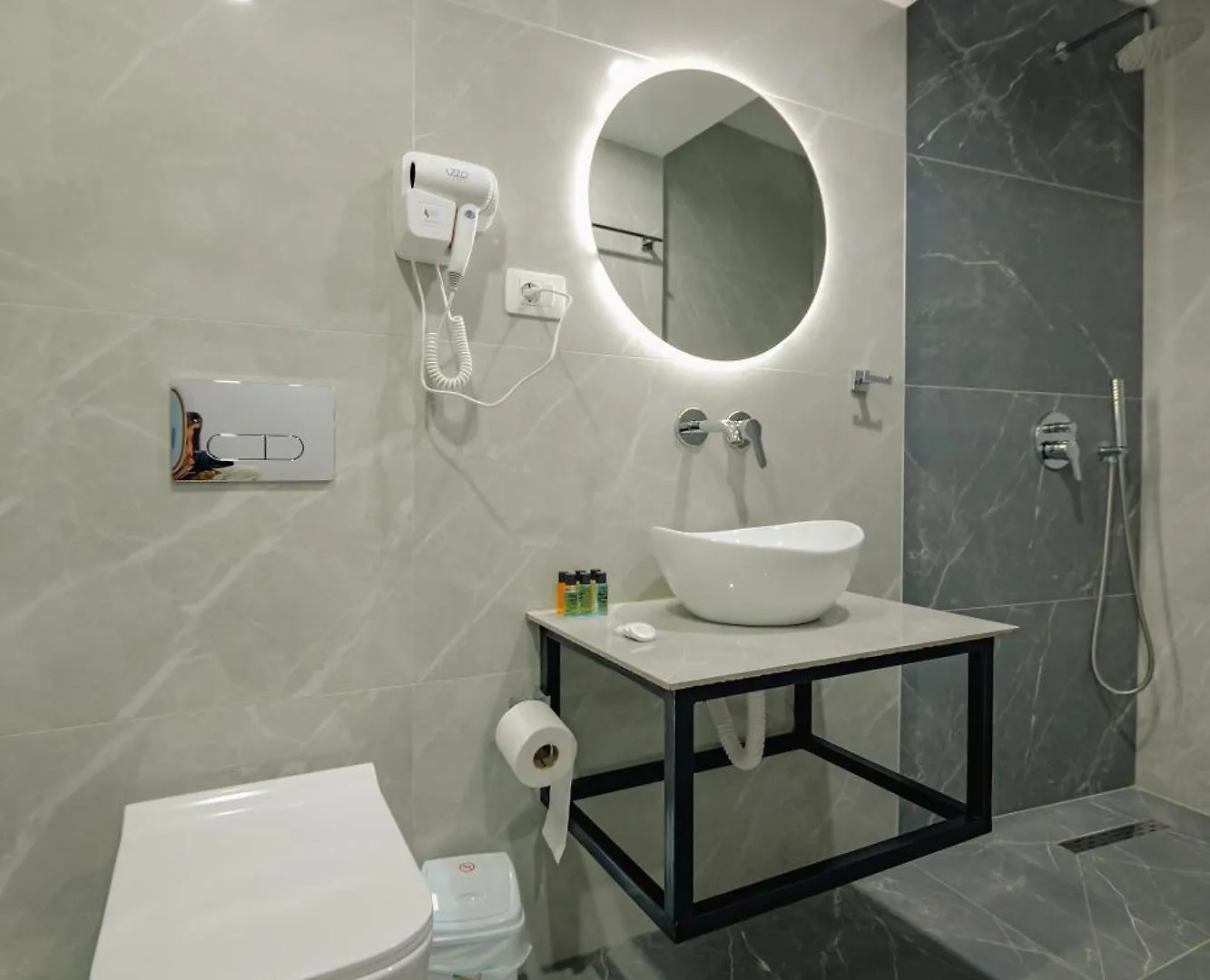 Hotel Summer Sarande 3*,