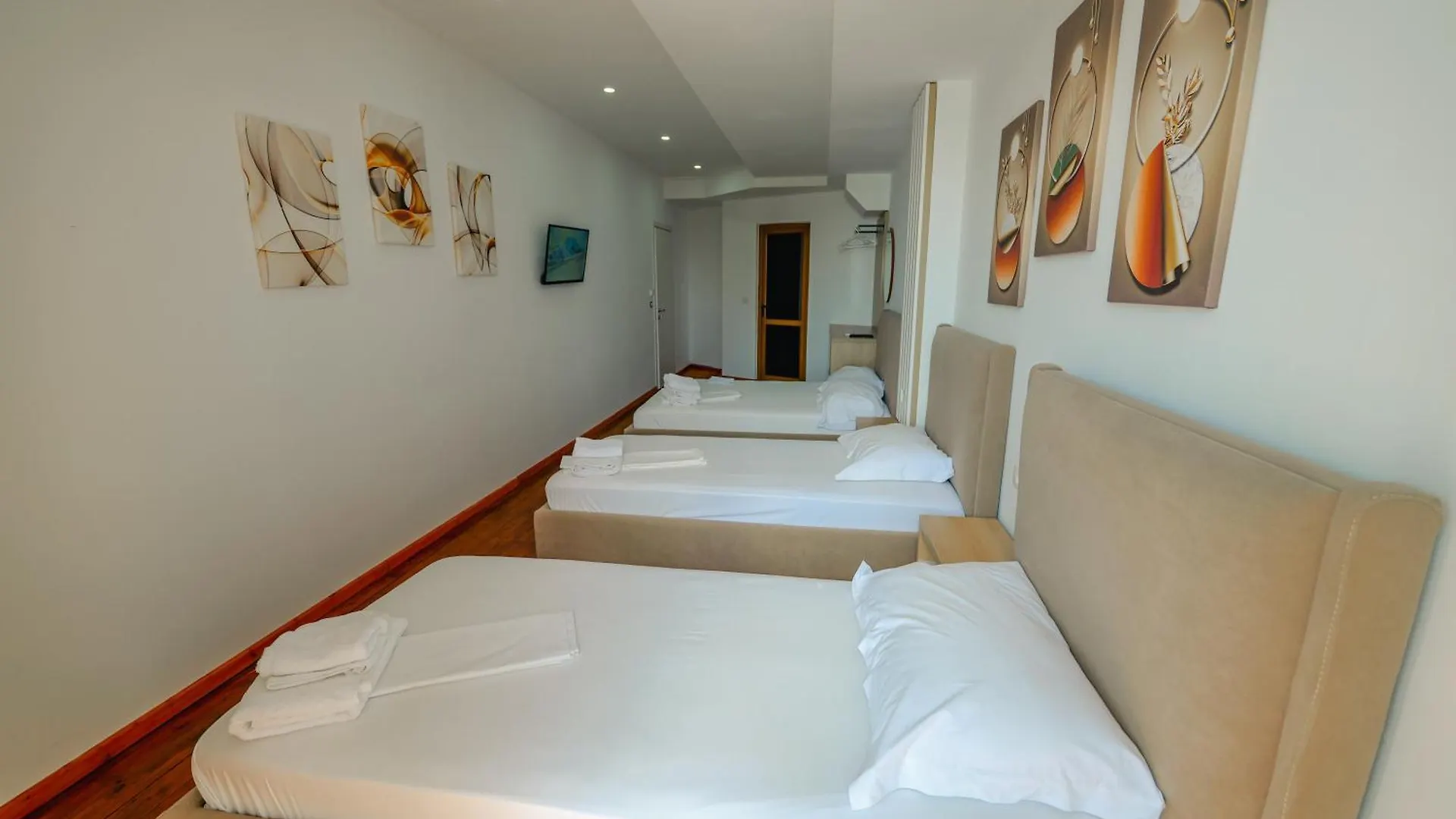 Hotel Summer Saranda 3*,  Arnavutluk