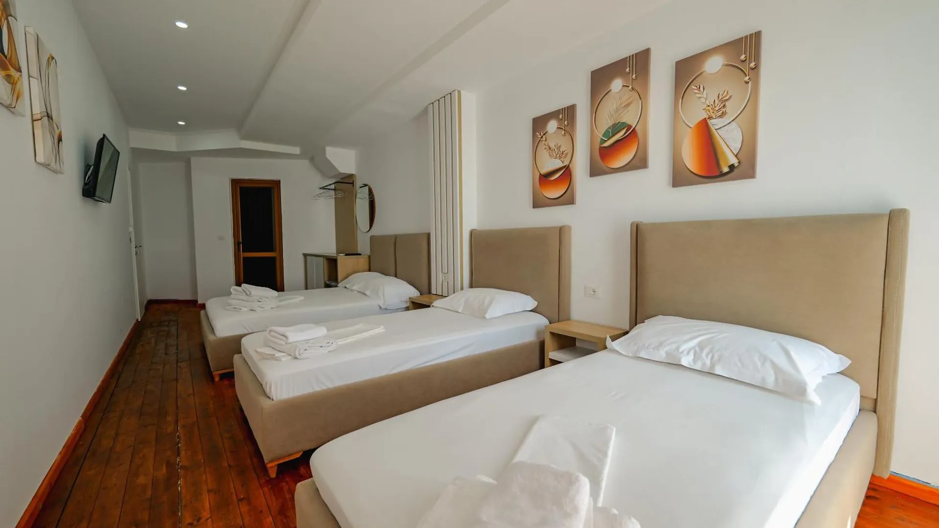 Hotel Summer Saranda 3*,  Arnavutluk