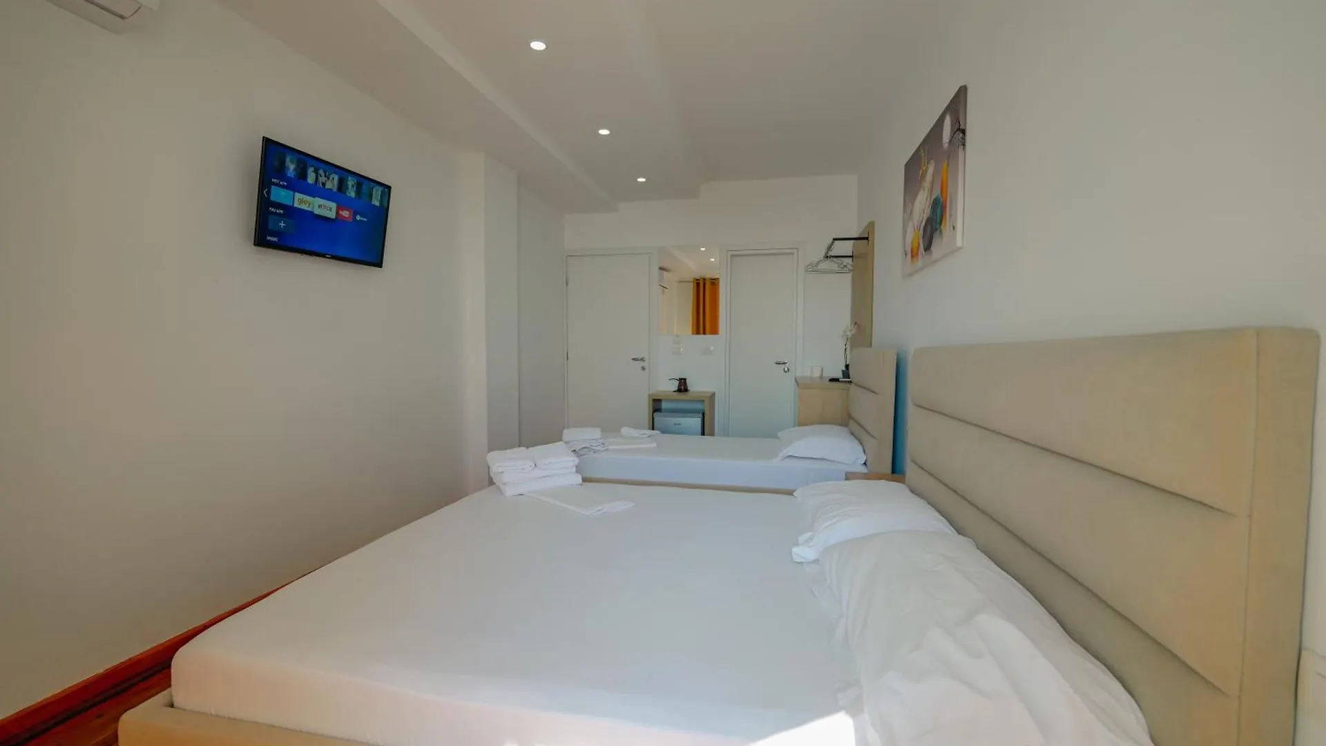 Hotel Summer Sarande 3*,